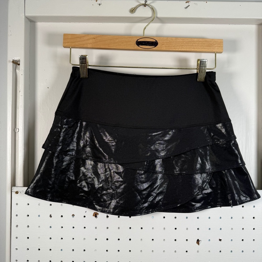 Lucky In Love Skort Womens XS 0-2 Black Shiny Scallop Tennis Skirt Performance
